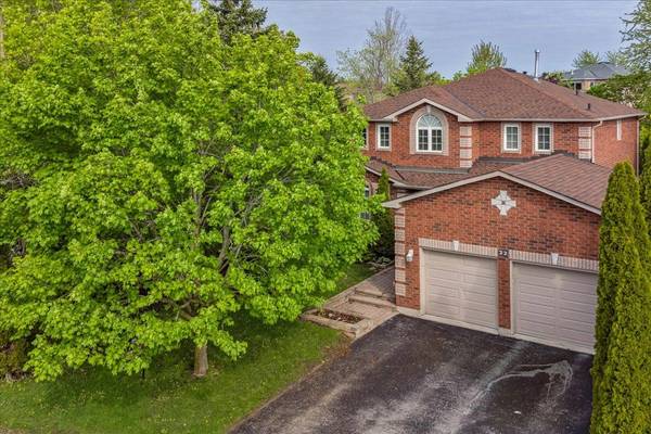 22 Farmstead CRES, Barrie, ON L4N 8S2