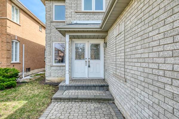 Mississauga, ON L5V 1M6,972 Winterton WAY