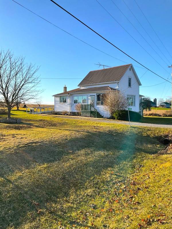 1205 County Road 18 RD, Prince Edward County, ON K0K 1P0