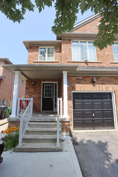 165 Zia Dodda CRES, Brampton, ON L6P 1T2