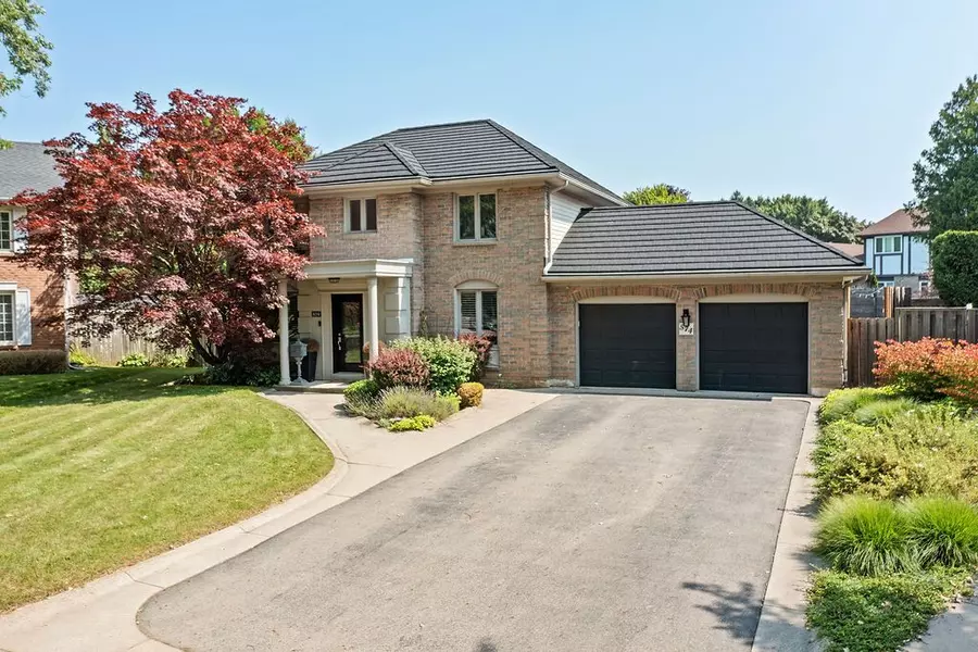 574 Tomahawk CRES, Hamilton, ON L9G 3T5