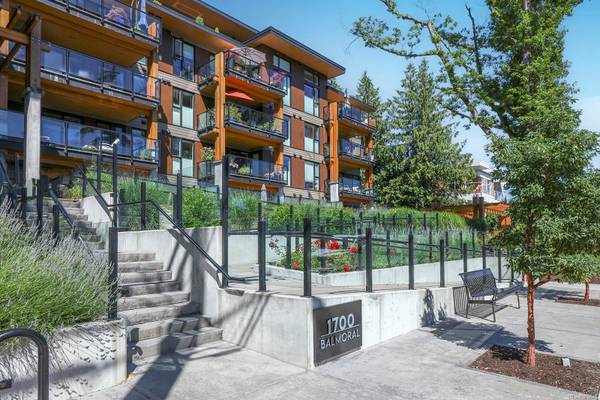 1700 Balmoral Ave #102,  Comox,  BC V9M 2N1