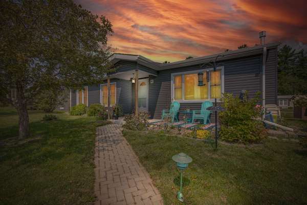 16 Sunset DR, Innisfil, ON L9S 1M2