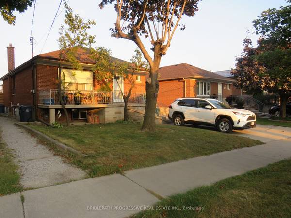 31 Jay ST #Bsmt, Toronto W04, ON M6L 2L9