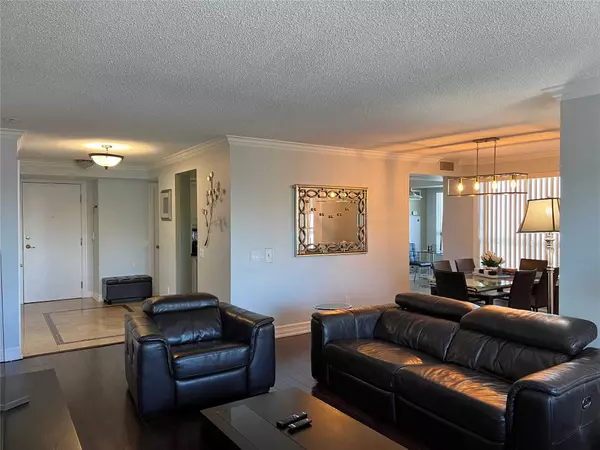 Mississauga, ON L5R 4B1,25 Kingsbridge Garden CIR #1125