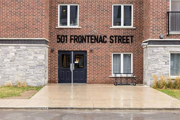 Kingston, ON K7K 4L9,501 Frontenac ST #512