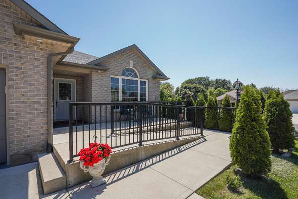 Welland, ON L3C 7N3,339 Wellbrook AVE N