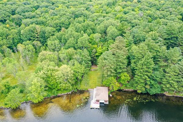 Muskoka Lakes, ON P0B 1J0,1007 Omineca Road 6 RD