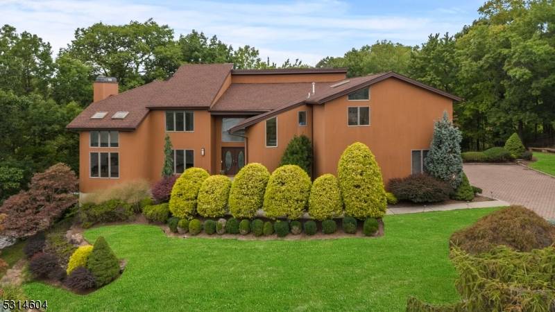 7 Tiffany Ct, Cedar Grove Twp., NJ 07009