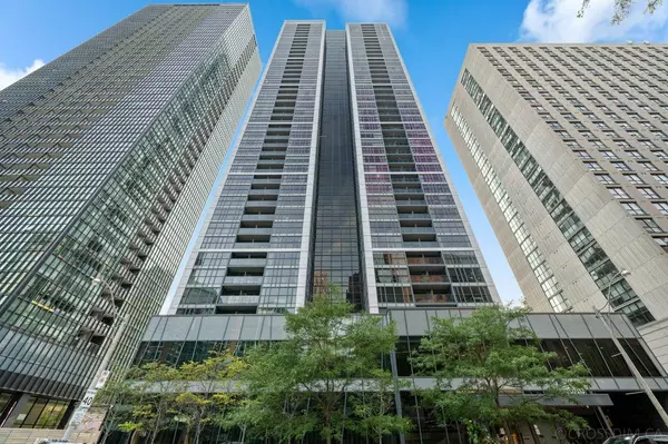 28 Ted Rogers WAY #3307, Toronto C08, ON M4Y 2J4