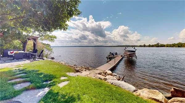 Killaloe, ON K0J 2A0,22 ROBIN LN