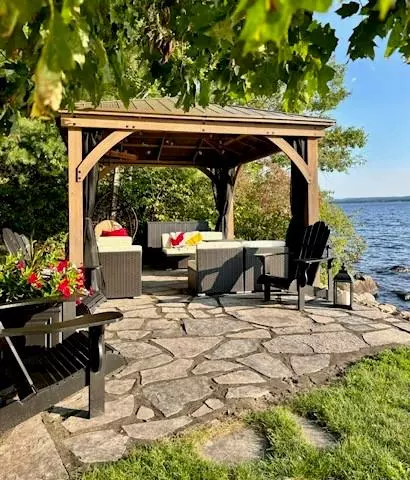 Killaloe, ON K0J 2A0,22 ROBIN LN