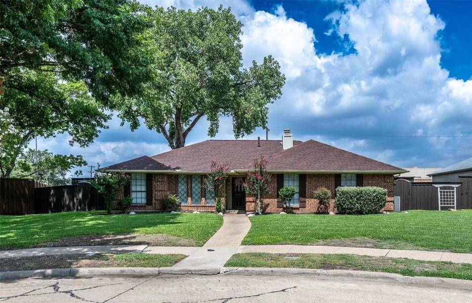 1919 Vista Oaks Drive, Carrollton, TX 75007