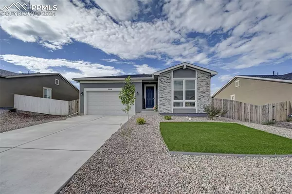 2218 Sunrise LN, Pueblo, CO 81008