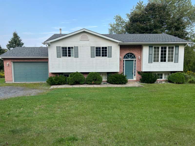 887 Zion RD, Quinte West, ON K0K 2C0