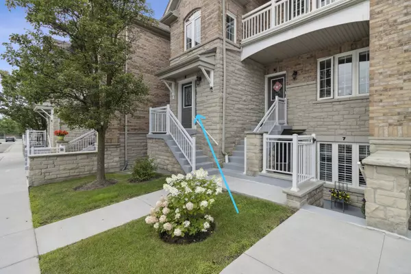 Newmarket, ON L3X 2S7,520 Silken Laumann DR W #9