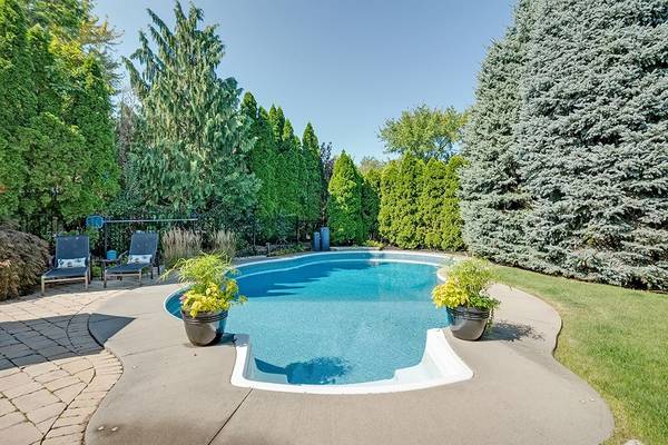 1407 Bayshire DR, Oakville, ON L6H 6E8