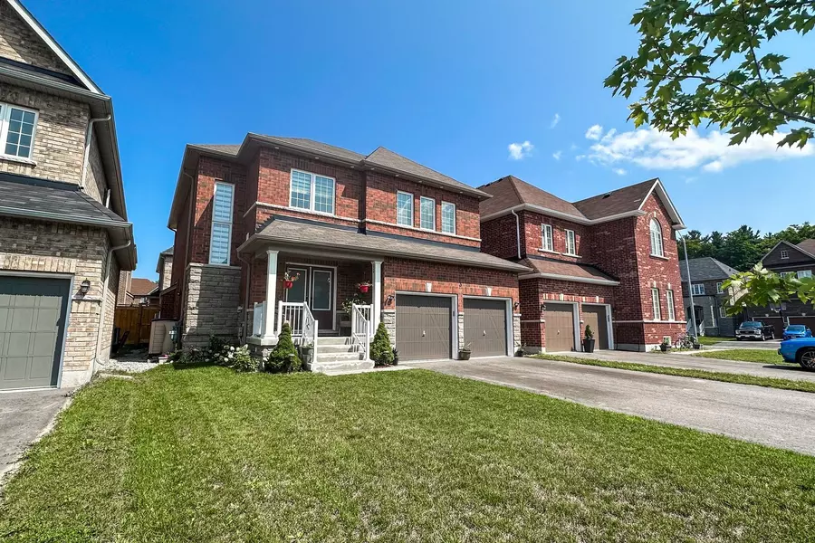 3 Cypress Point ST, Barrie, ON L4N 5S4