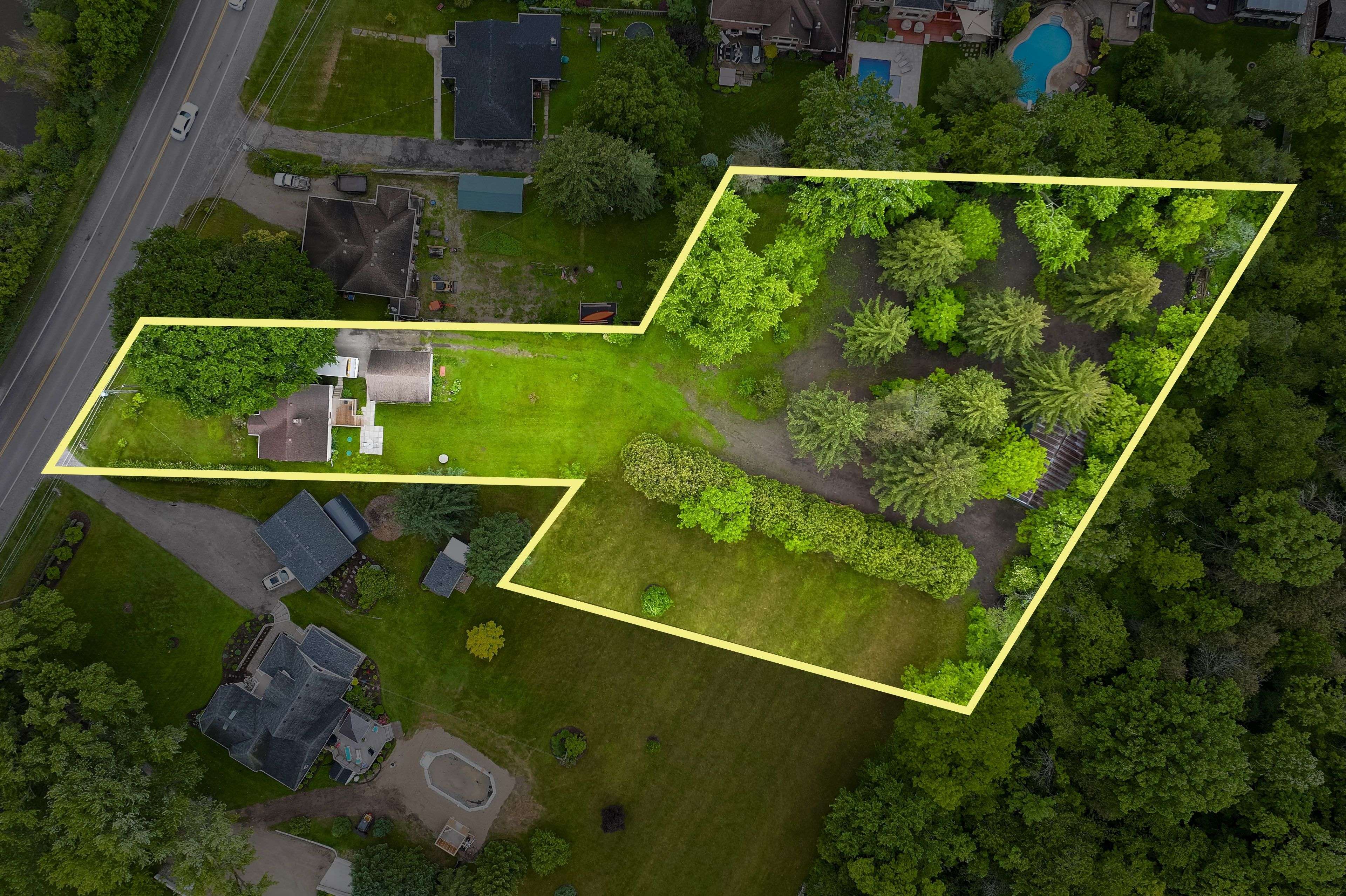 1642 Sawmill RD,  Waterloo,  ON N2J 4G8