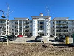 Clarington, ON L1B 0B6,80 Shipway AVE #102