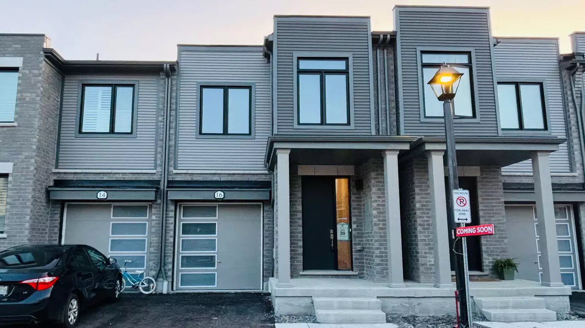 Whitby, ON L1M 1Y1,16 Sorbara WAY