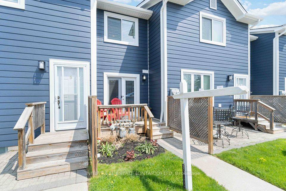 Lambton Shores, ON N0M 1T0,5 River RD #11