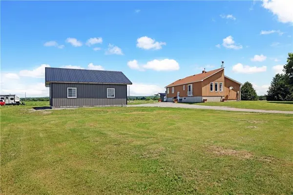 Renfrew, ON K7V 3Z5,1280 SOUTH MCNAUGHTON RD