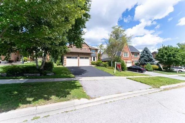 Newmarket, ON L3X 1C1,452 Alex Doner DR