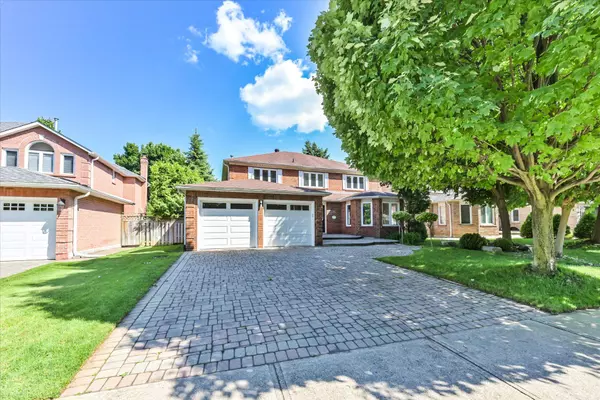 2216 Dunvegan AVE, Oakville, ON L6J 6P7