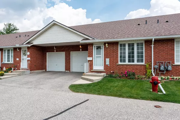 Brantford, ON N3R 8B3,45 Applewood DR #3