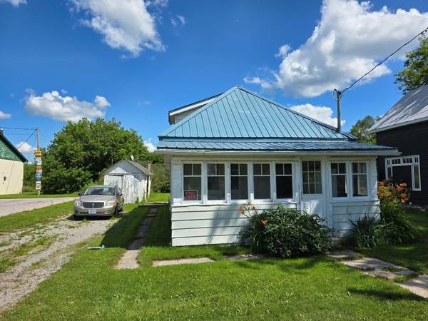 Kawartha Lakes, ON K0M 1N0,129 Lindsay ST