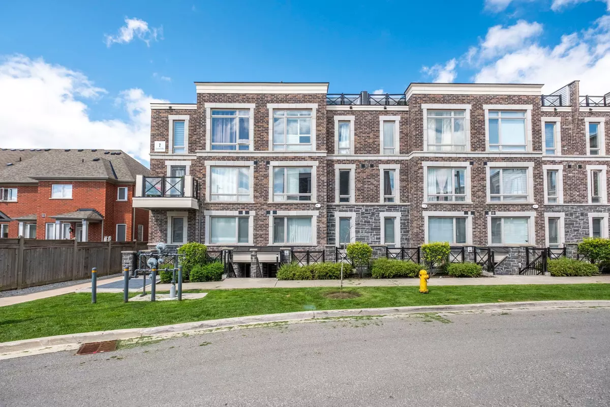 Markham, ON L6B 1N3,2 Dunsheath WAY #105