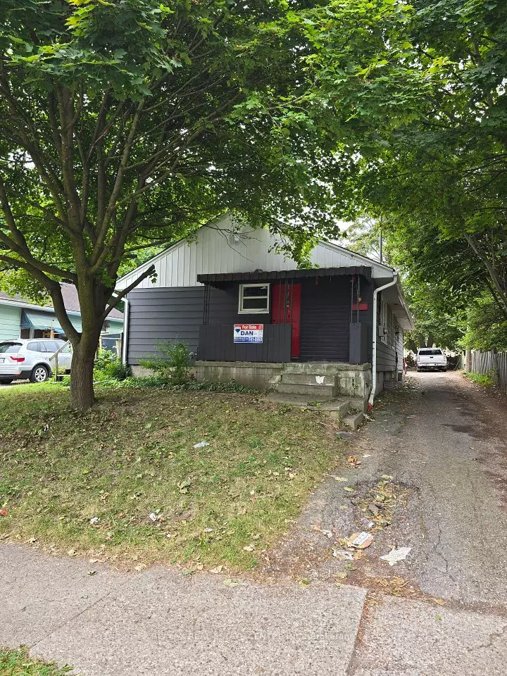 Waterloo, ON N2L 3J2,43 Hickory ST W