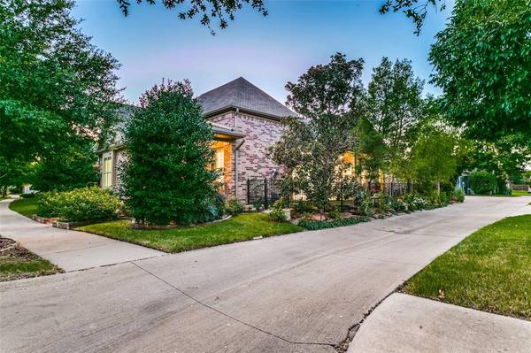 North Richland Hills, TX 76180,8621 Beetle Nut Lane