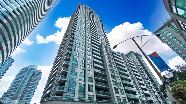 Toronto C01, ON M5J 3A3,19 Grand Trunk CRES #601