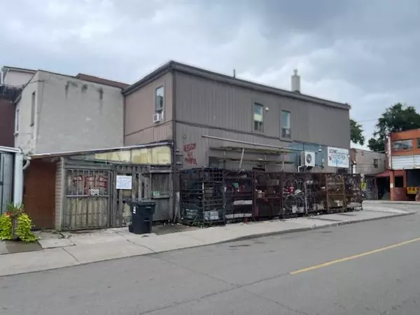 Toronto E01, ON M4M 1Y2,673 Gerrard ST E