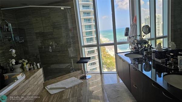 Sunny Isles Beach, FL 33160,16001 Collins Ave  #1901