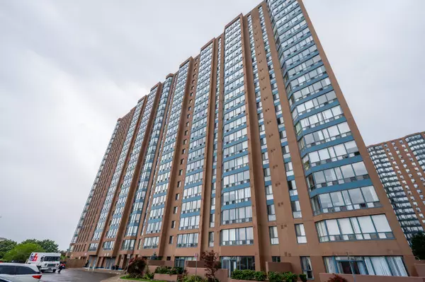 Mississauga, ON L5B 3Y9,115 Hillcrest AVE #806