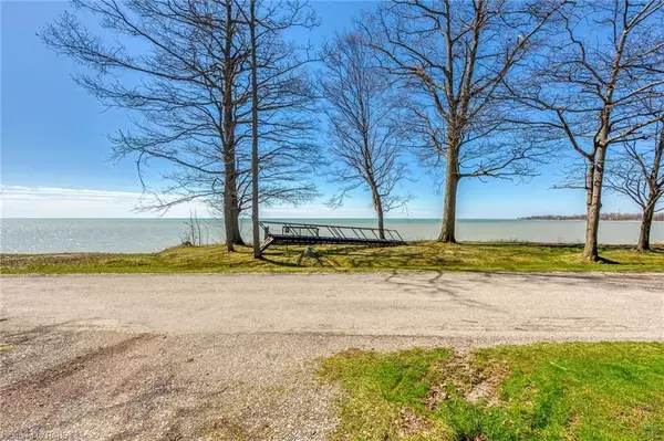 Haldimand, ON N1A 2W8,555 Edgewater PL