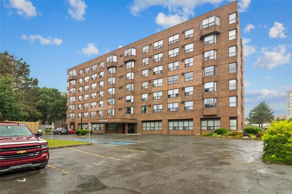 St. John's, NL A1A 4B7,7 Tiffany Lane #504