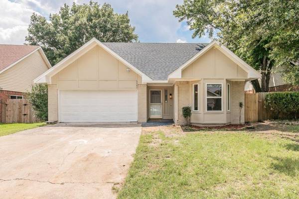 3502 Hudson Drive,  Arlington,  TX 76015