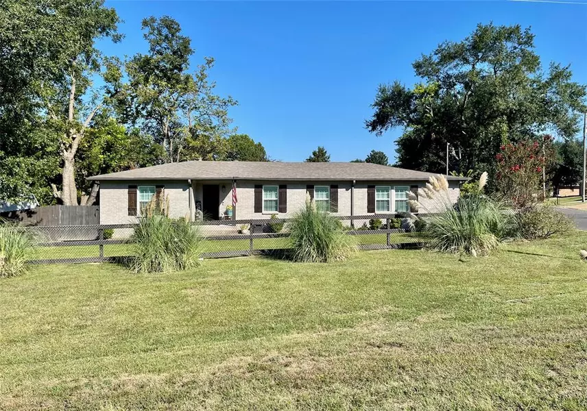 651 Inwood Street, Mineola, TX 75773