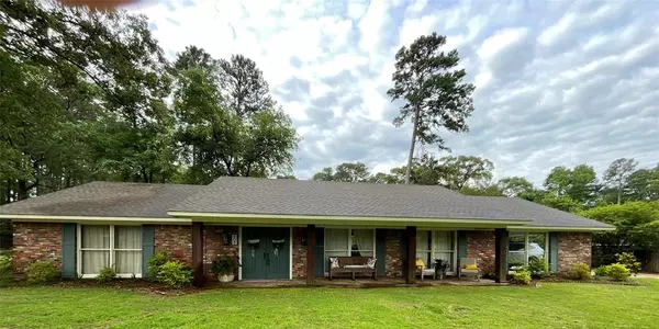 808 Machen Drive, Springhill, LA 71075