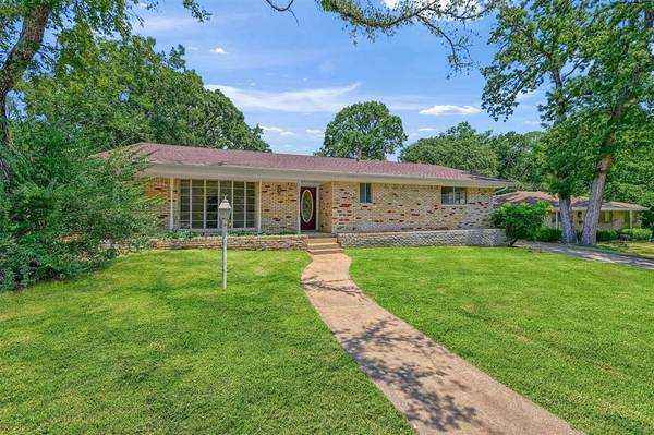 135 Circle Drive, Denison, TX 75021