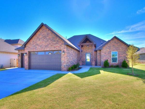 5712 Copper Stone Court, Mustang, OK 73064