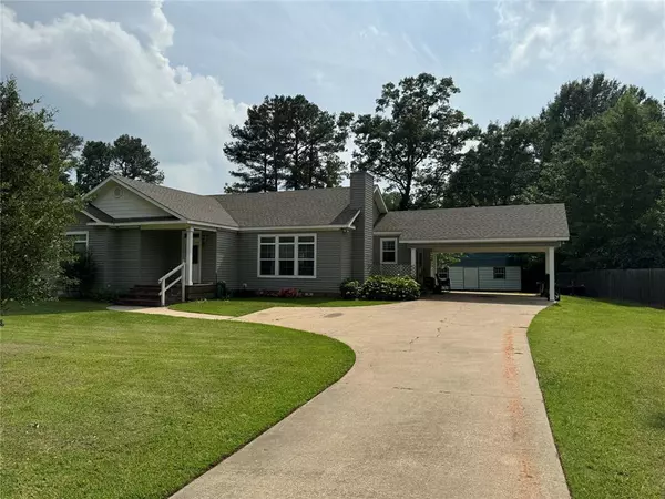 135 S Lakeshore Drive, Benton, LA 71006