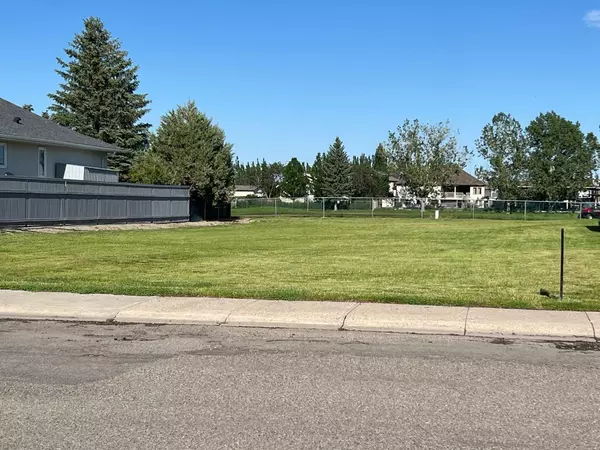 105 Fairway DR, Coaldale, AB T1M 1H1