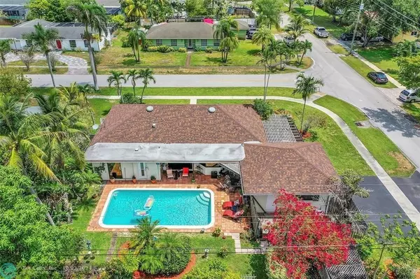 4300 NW 7th Ct, Plantation, FL 33317