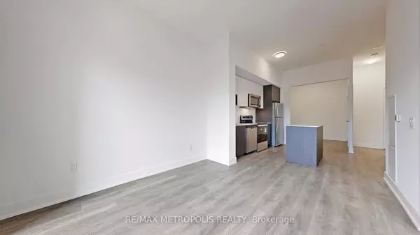 Mississauga, ON L5A 0B2,202 Burnhamthrope RD E #326