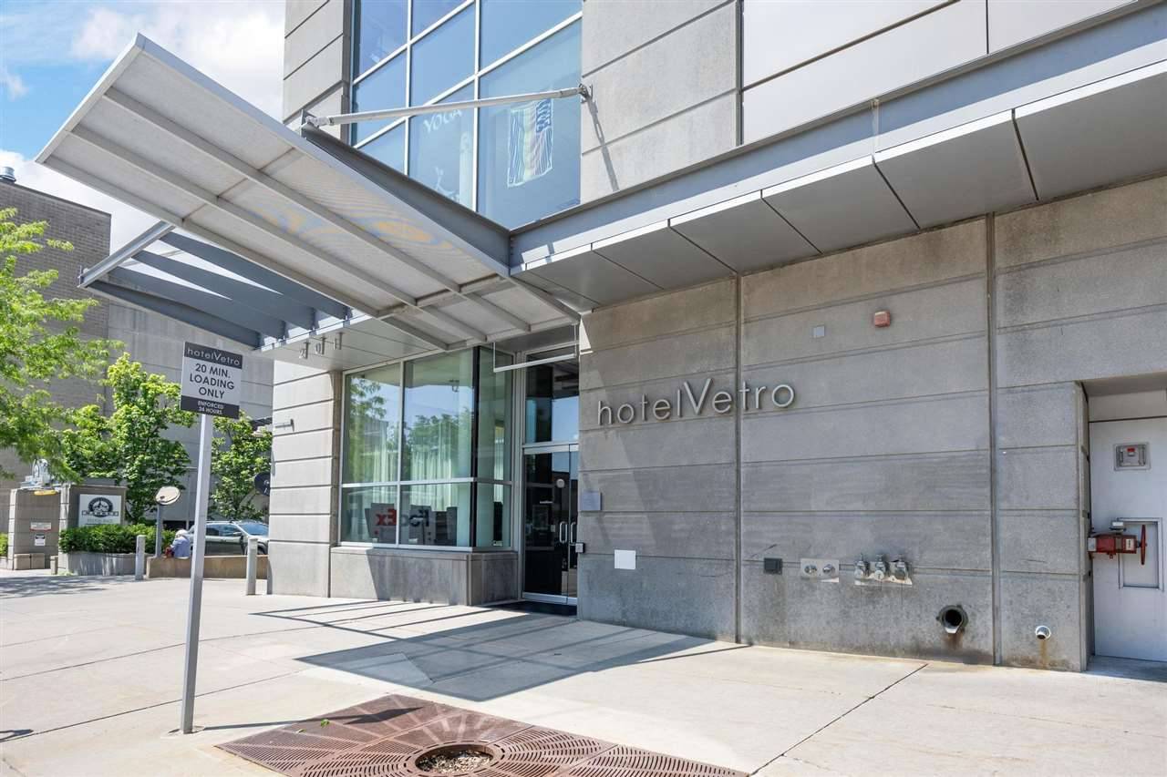 Iowa City, IA 52240,221 E College St #901